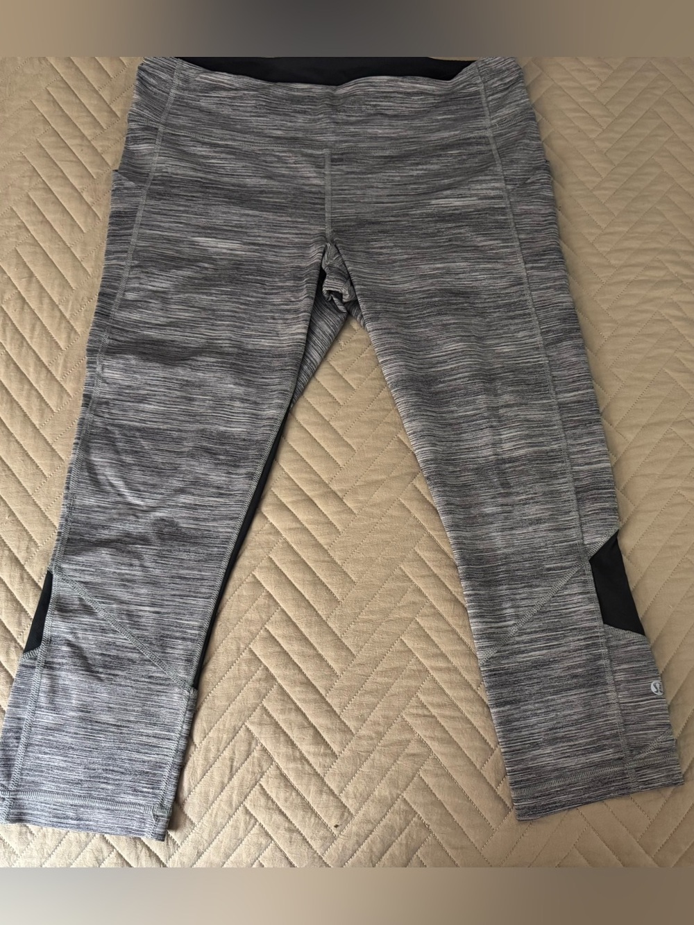 Lululemon Sun Runner Crop 17" Leggings Space Dye Camo Gray Black Size 12 NWOT